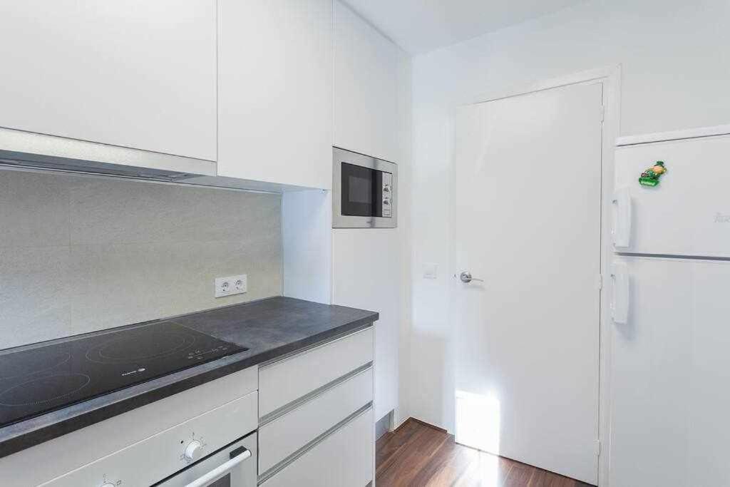 Apartamento Para 4 Con Terraza En El Centro Girona Dış mekan fotoğraf