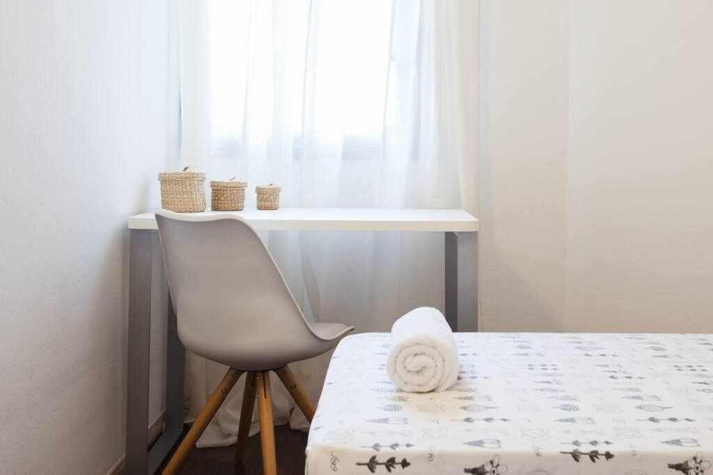 Apartamento Para 4 Con Terraza En El Centro Girona Dış mekan fotoğraf